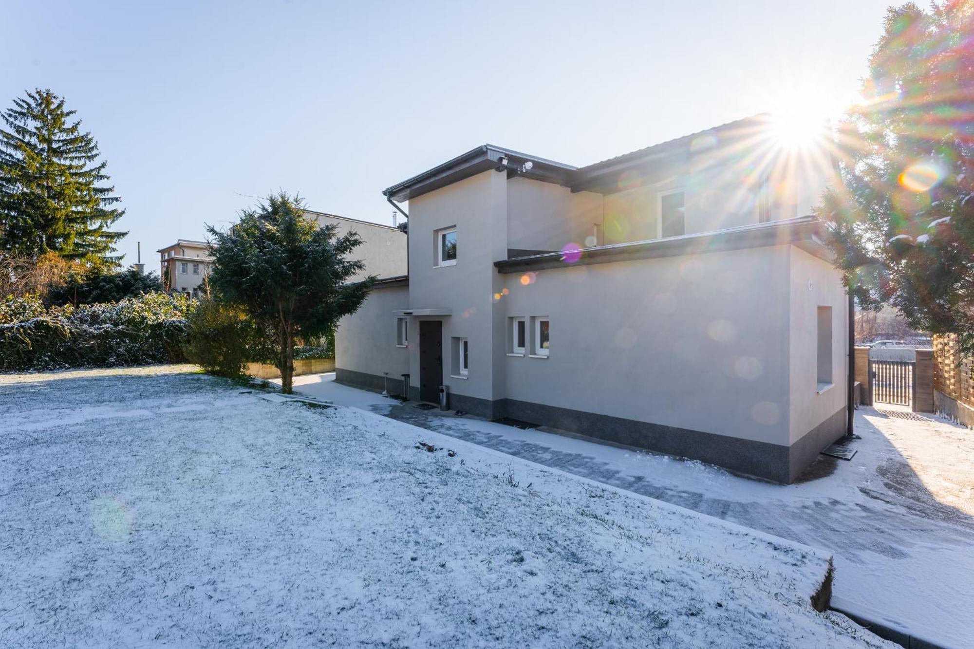 Apartmany Modrany براغ المظهر الخارجي الصورة
